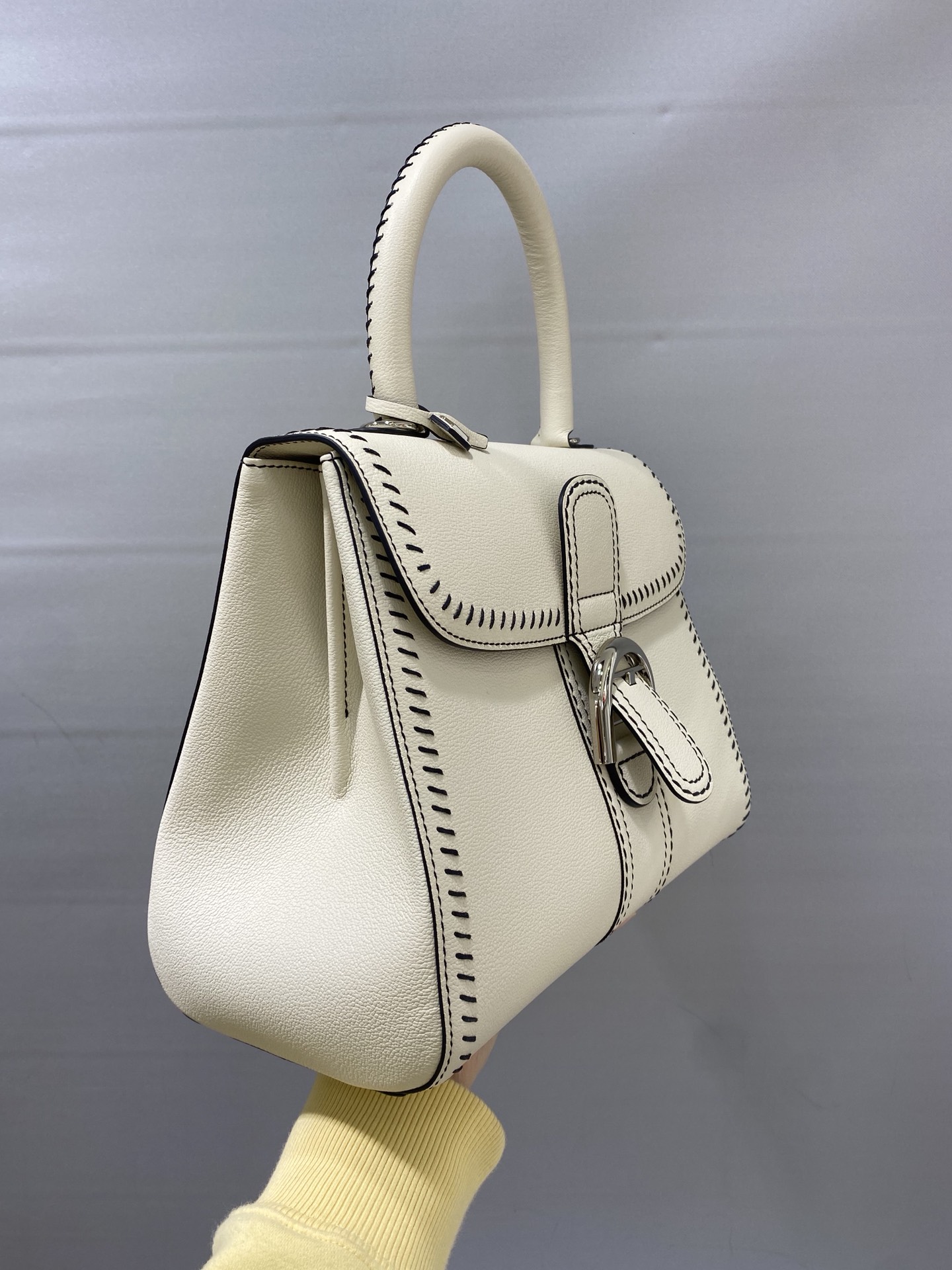 델보 브리앙 박스백 미듐